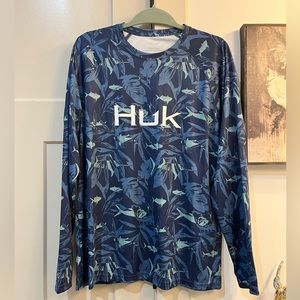 HUK fishing shirt men’s size M NWT